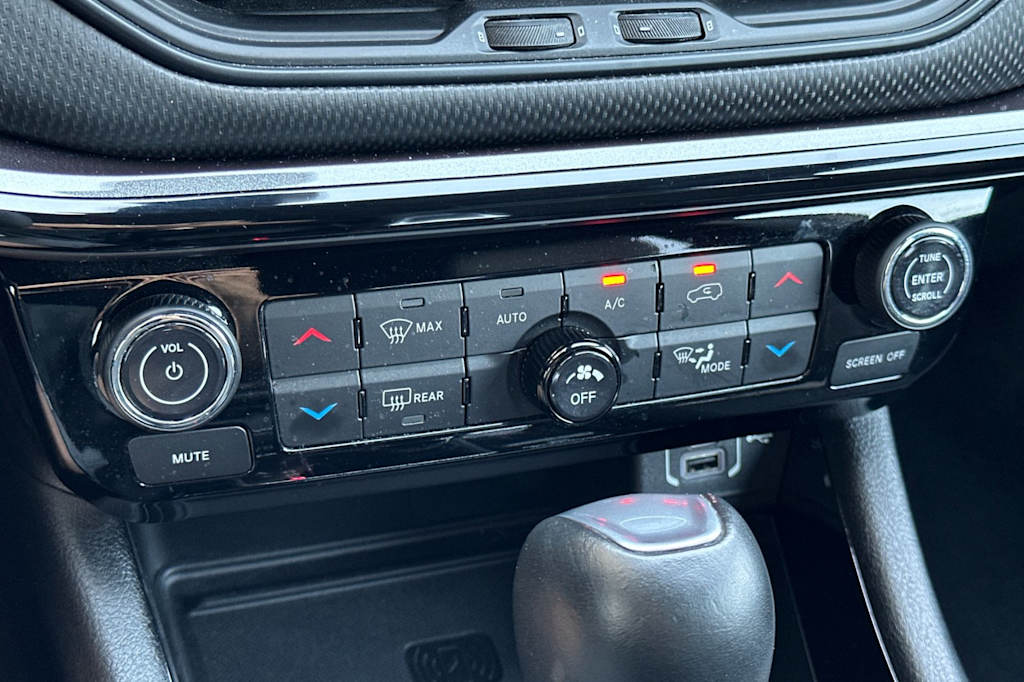 Thumbnail: 2023 Jeep Compass - 25