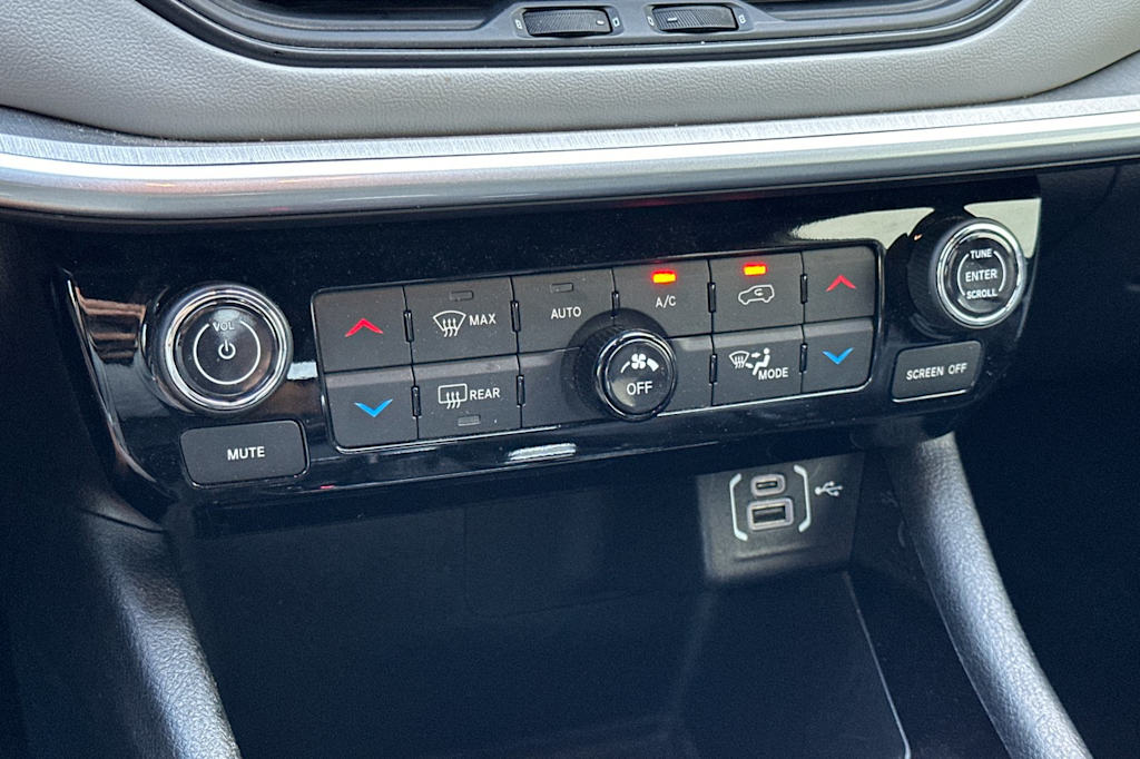 Thumbnail: 2025 Jeep Compass - 25