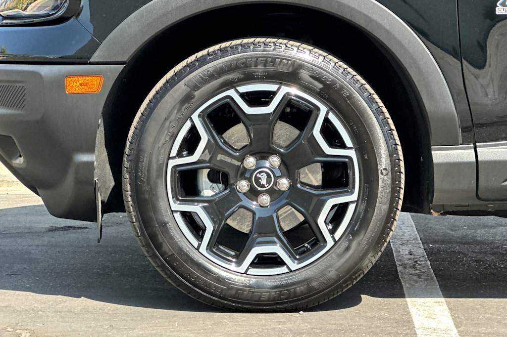 Thumbnail: 2025 Ford Bronco Sport - 8