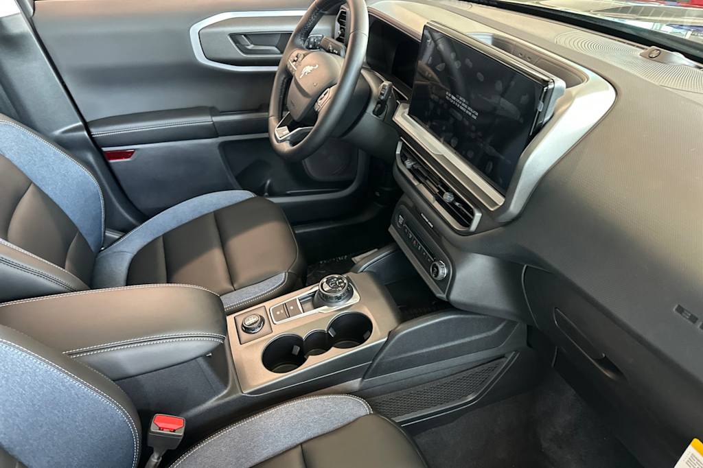 Thumbnail: 2025 Ford Bronco Sport - 12