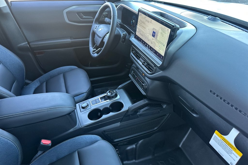 Thumbnail: 2025 Ford Bronco Sport - 11