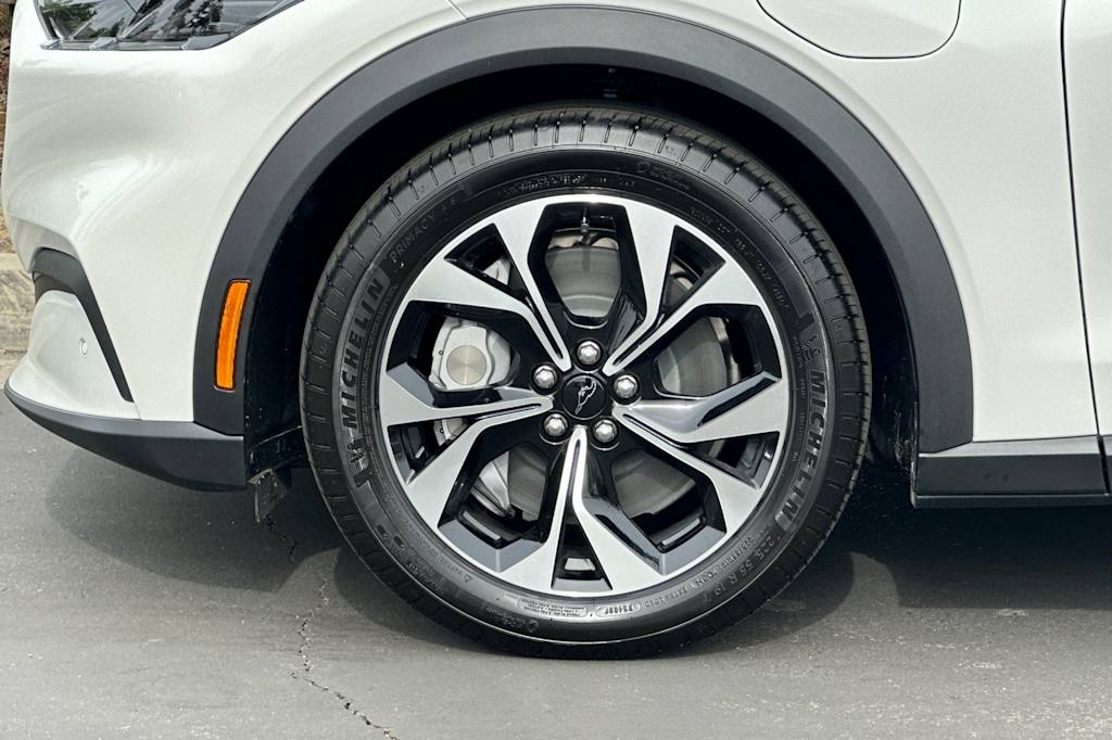 2025 Ford Mustang Mach-E Select 8