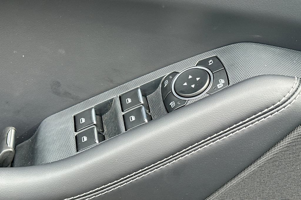 2025 Ford Mustang Mach-E Select 21