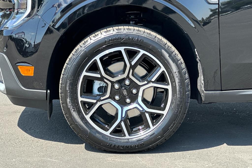 Thumbnail: 2025 Ford Maverick - 7