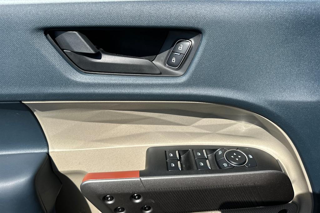 Thumbnail: 2025 Ford Maverick - 20