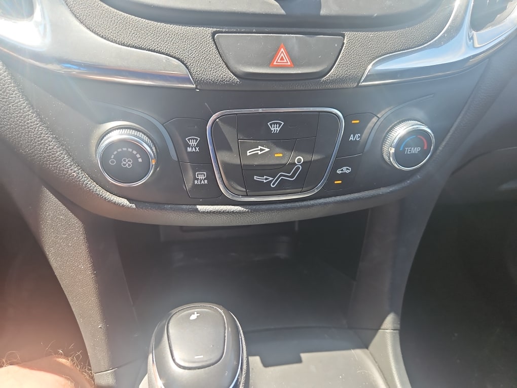Thumbnail: 2020 Chevrolet Equinox - 21
