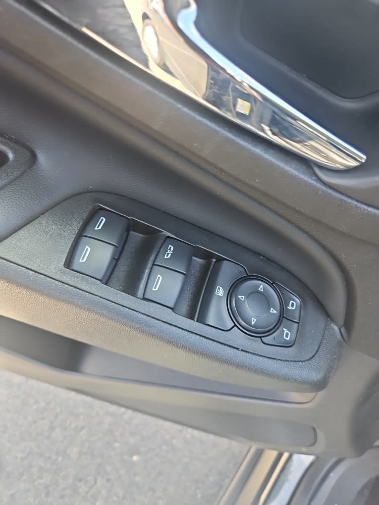Thumbnail: 2020 Chevrolet Equinox - 22