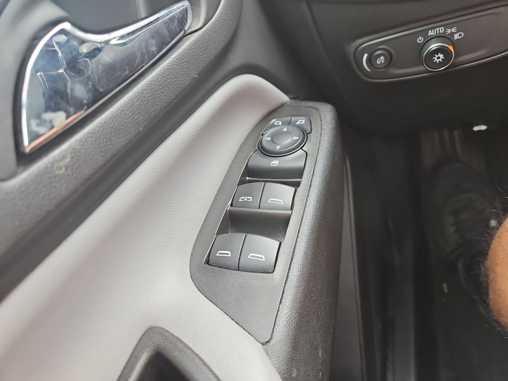 Thumbnail: 2023 Chevrolet Equinox - 20