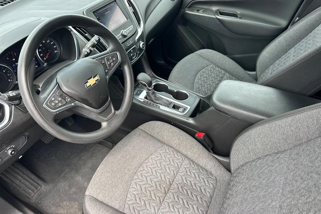 Thumbnail: 2022 Chevrolet Equinox - 10