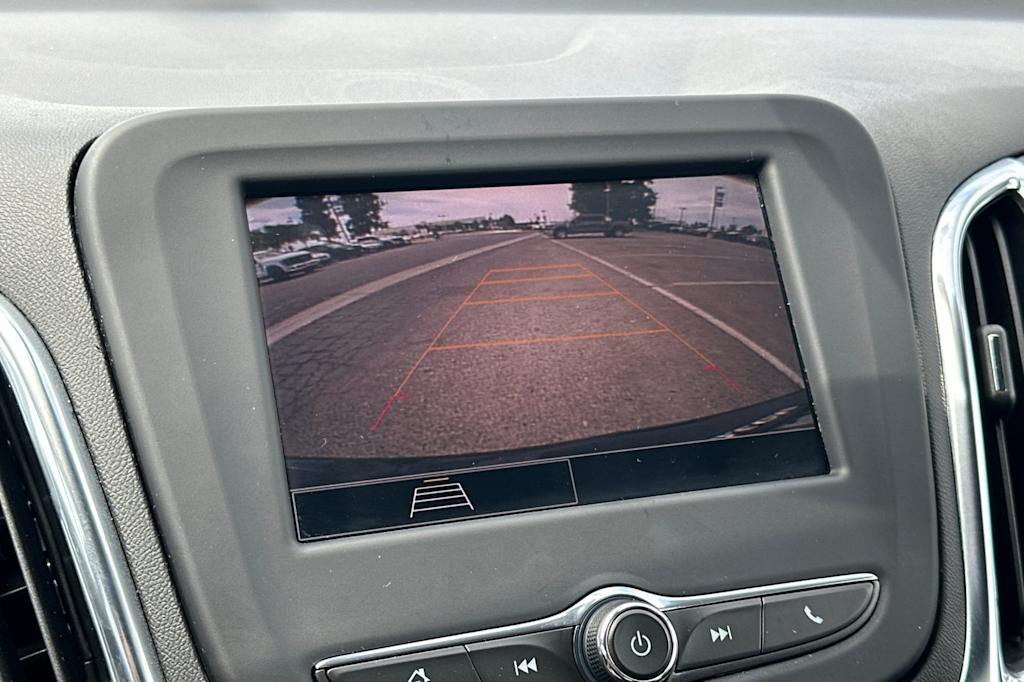 Thumbnail: 2022 Chevrolet Equinox - 25