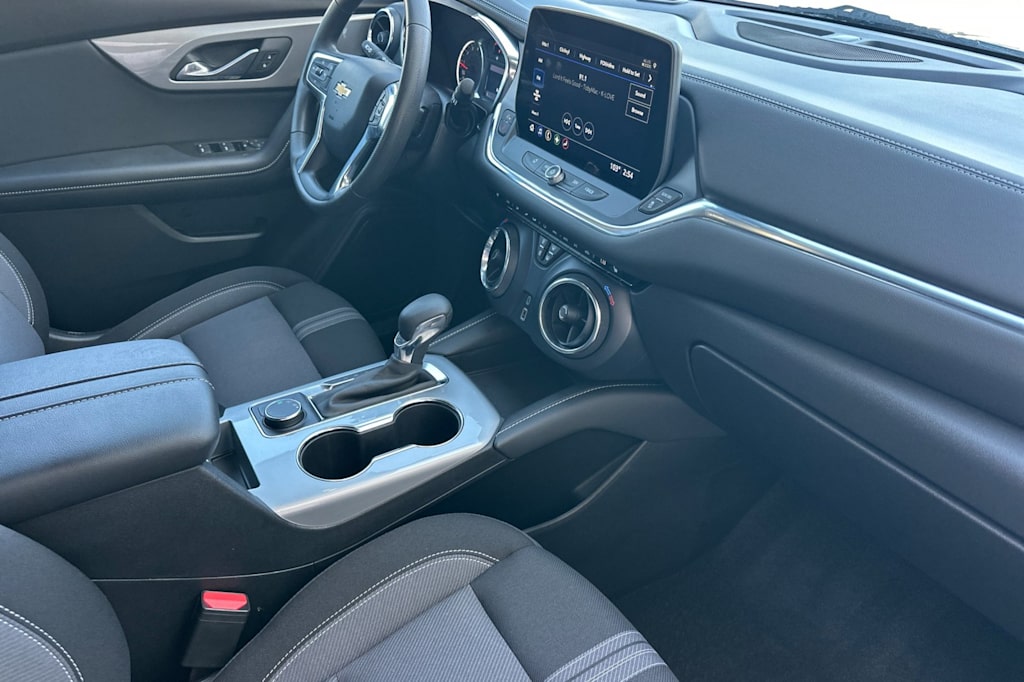 Thumbnail: 2025 Chevrolet Blazer - 12