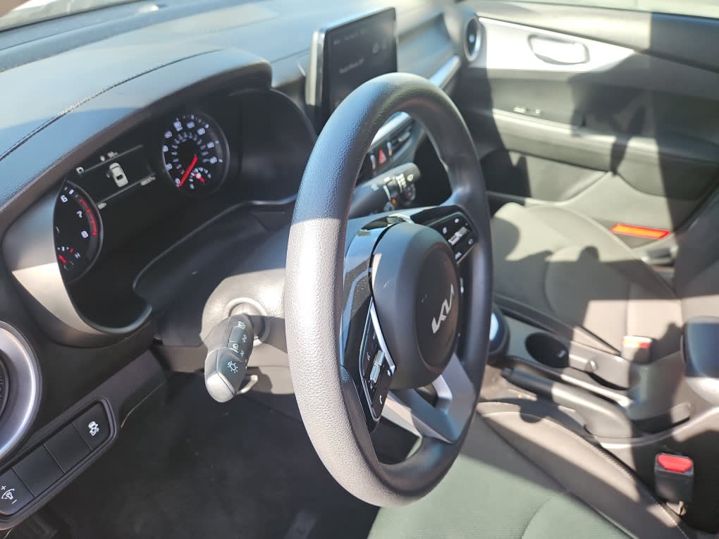 Thumbnail: 2023 Kia Forte - 10
