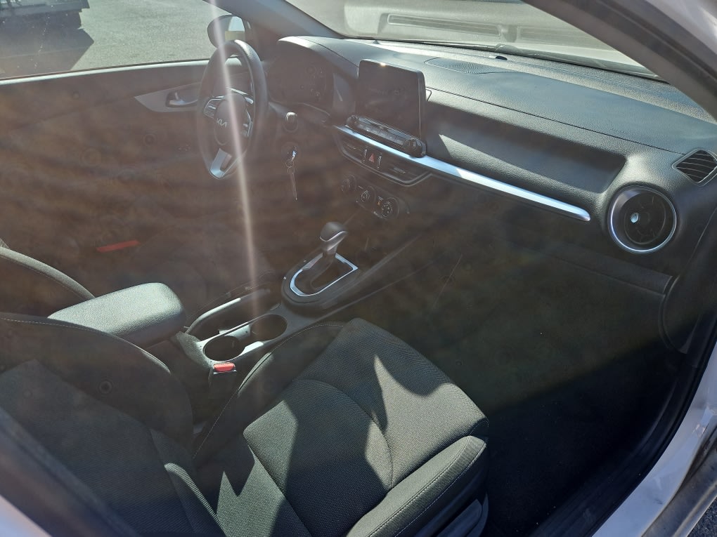 Thumbnail: 2023 Kia Forte - 18