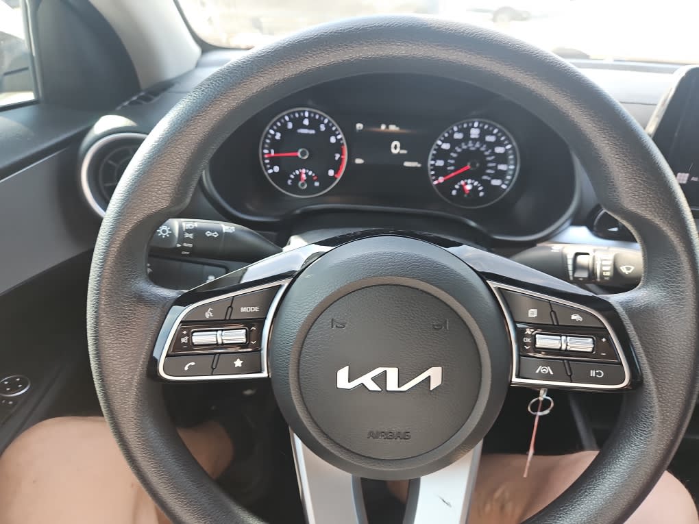 Thumbnail: 2023 Kia Forte - 6