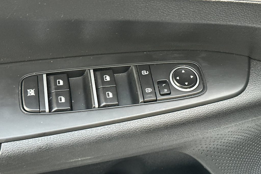 Thumbnail: 2024 Kia Forte - 21