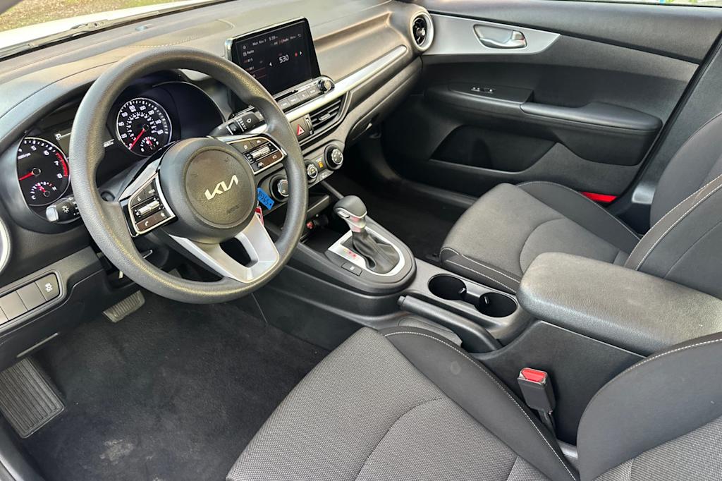 Thumbnail: 2024 Kia Forte - 8