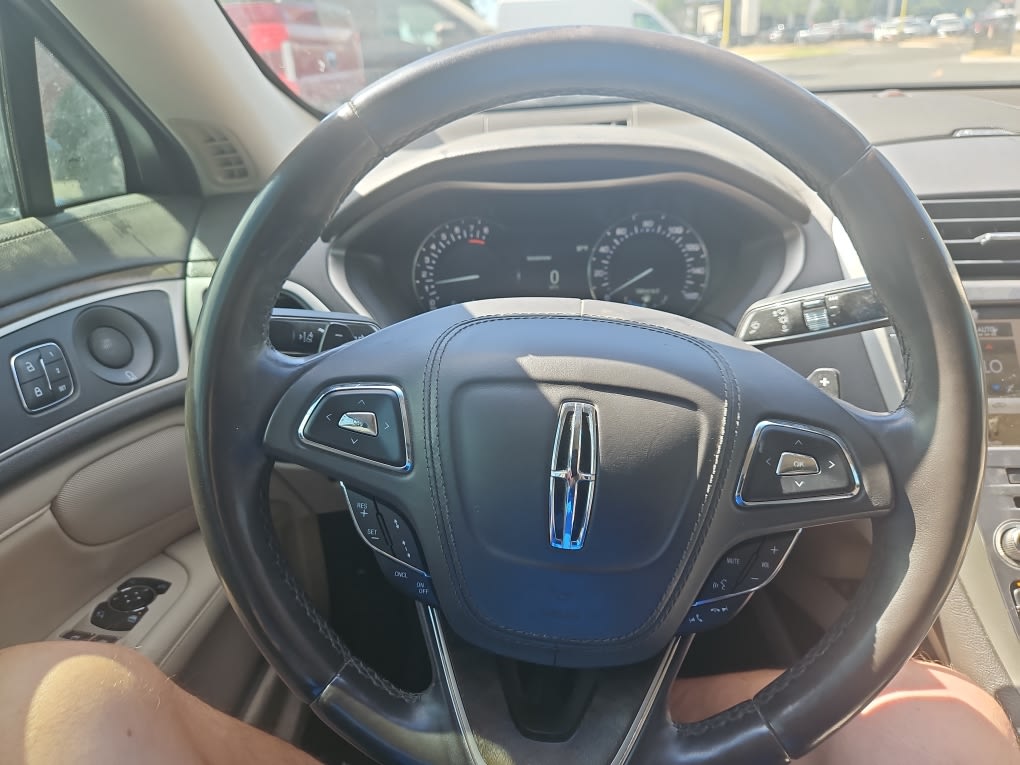 Thumbnail: 2019 Lincoln MKZ - 12