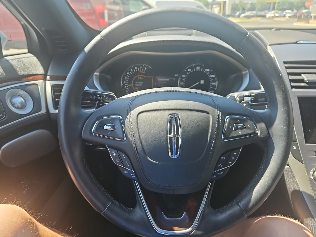 Thumbnail: 2019 Lincoln MKZ - 8