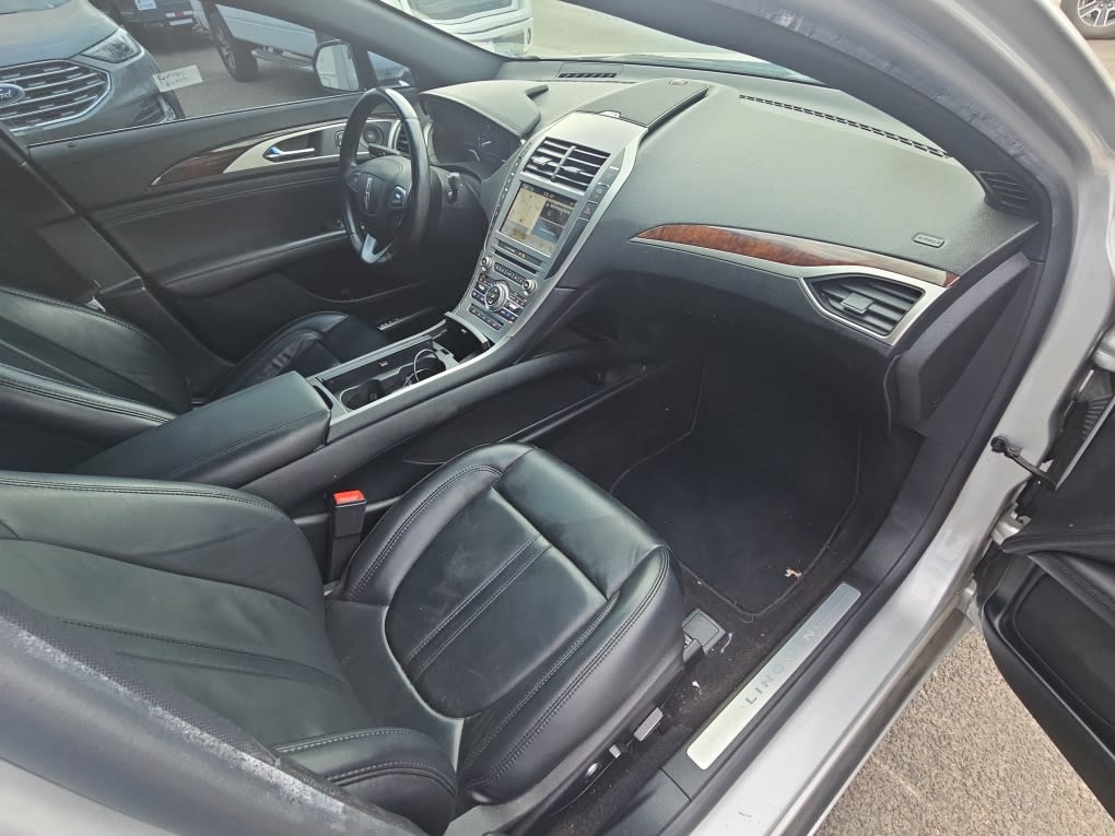 Thumbnail: 2019 Lincoln MKZ - 9