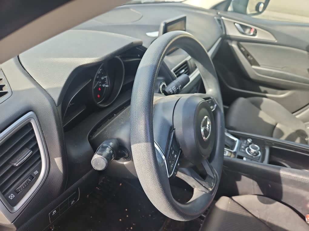 Thumbnail: 2017 Mazda Mazda3 - 2