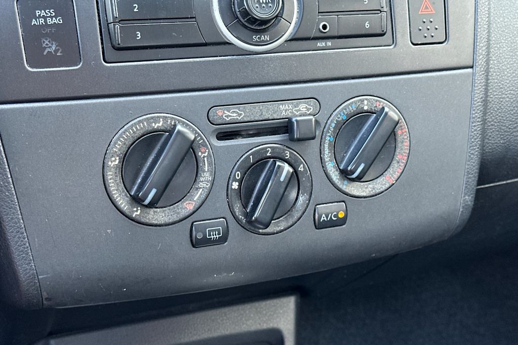Thumbnail: 2010 Nissan Versa - 24