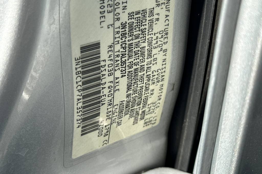 Thumbnail: 2010 Nissan Versa - 17
