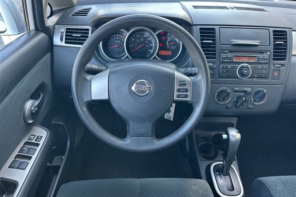 Thumbnail: 2010 Nissan Versa - 9