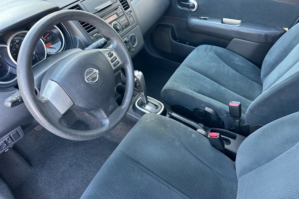 Thumbnail: 2010 Nissan Versa - 10