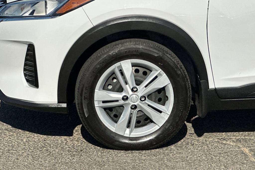 Thumbnail: 2024 Nissan Kicks - 8
