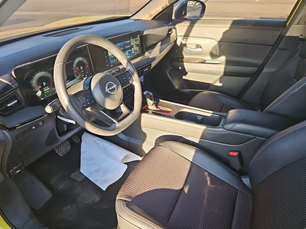 Thumbnail: 2025 Nissan Kicks - 18