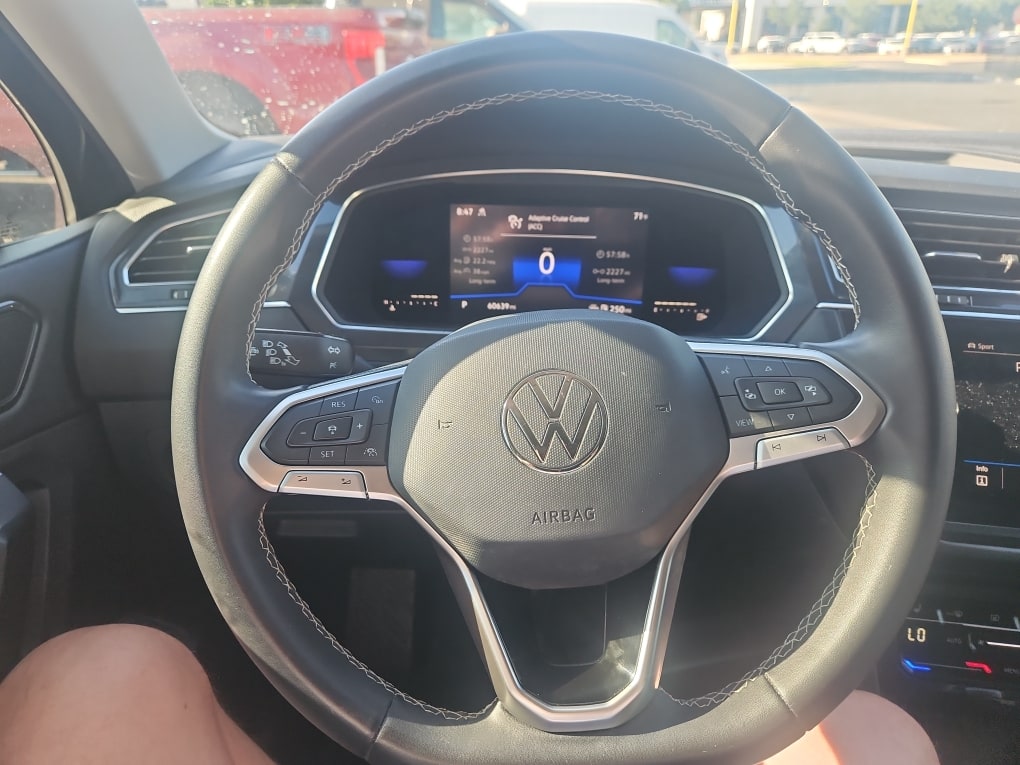 Thumbnail: 2023 Volkswagen Tiguan - 13