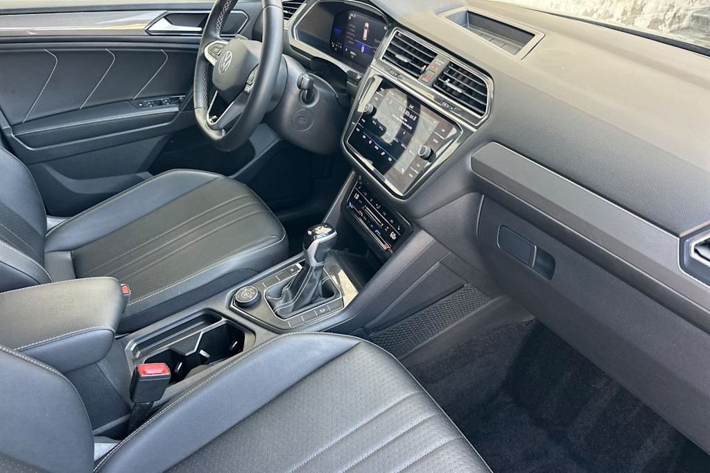 Thumbnail: 2023 Volkswagen Tiguan - 13