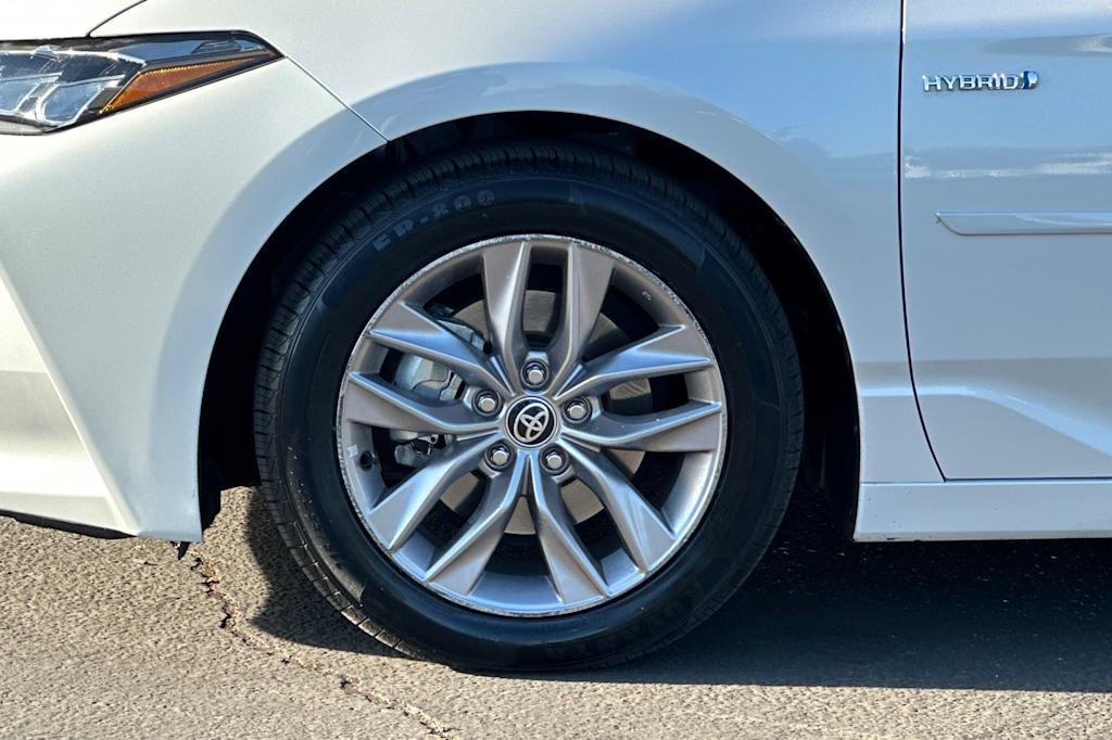 Thumbnail: 2021 Toyota Avalon - 8