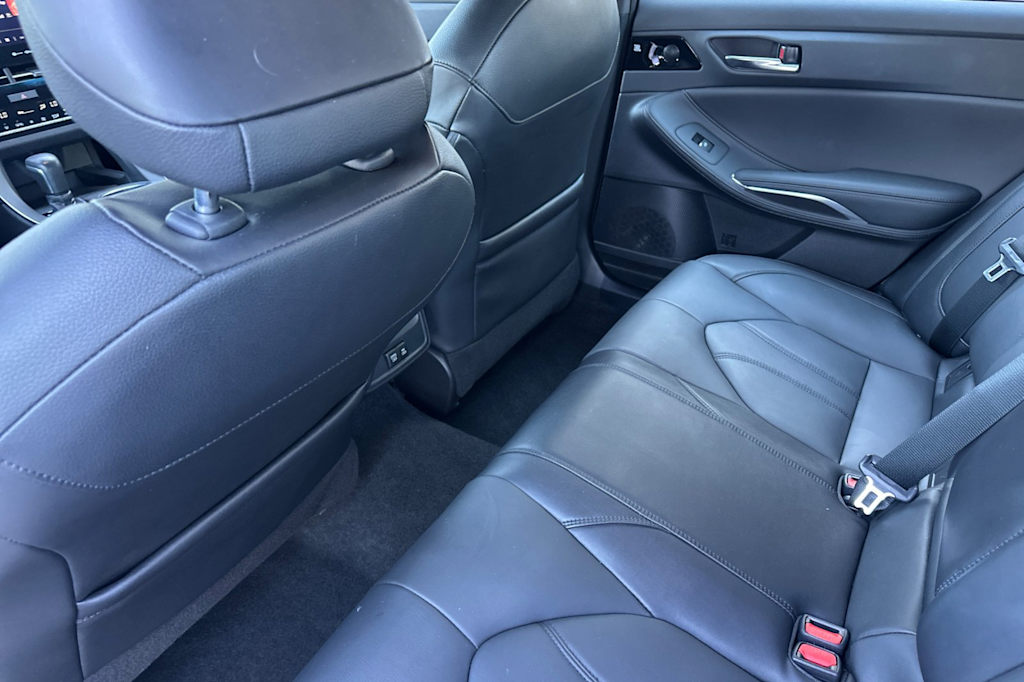 Thumbnail: 2021 Toyota Avalon - 10