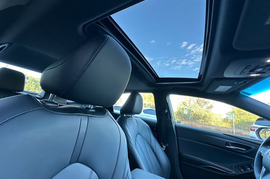 Thumbnail: 2021 Toyota Avalon - 22