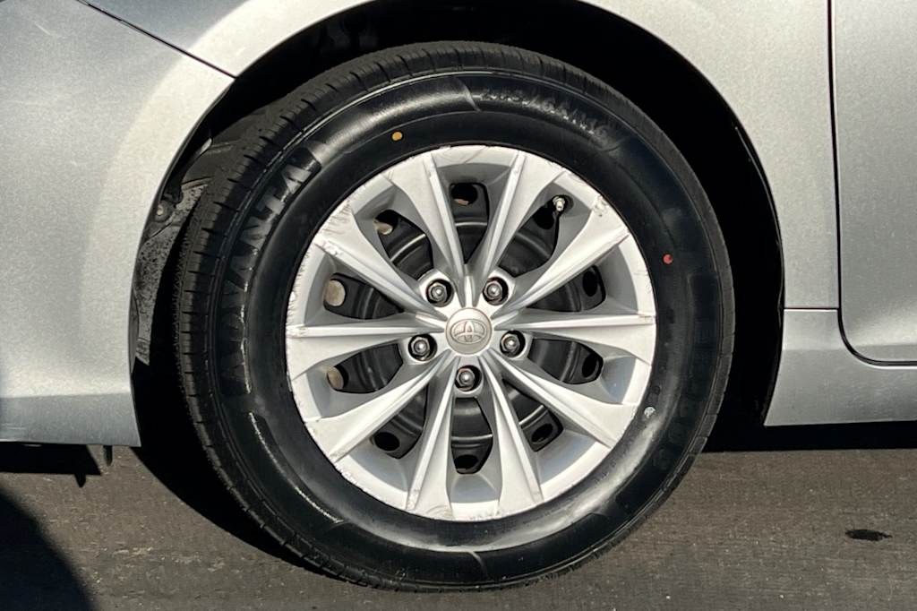 Thumbnail: 2017 Toyota Camry - 7