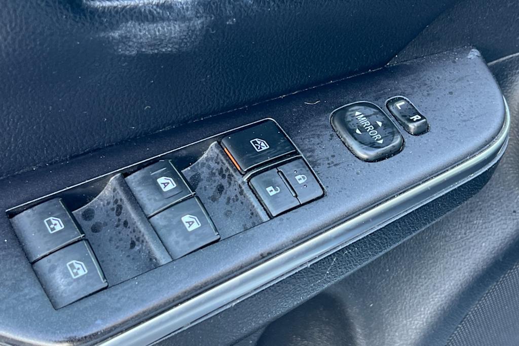 Thumbnail: 2017 Toyota Camry - 20