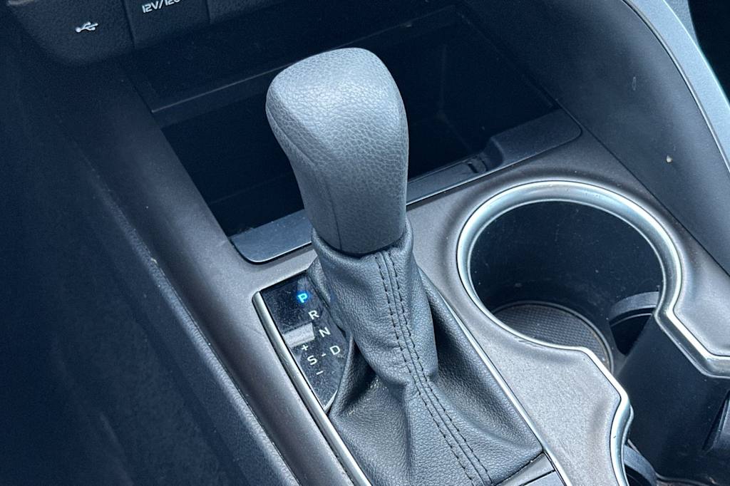 Thumbnail: 2021 Toyota Camry - 15