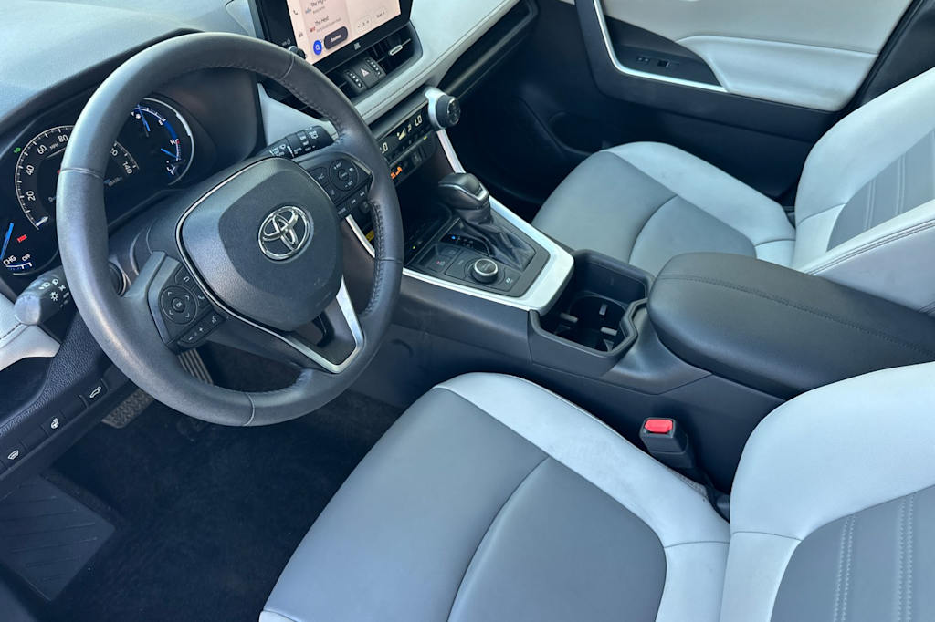Thumbnail: 2024 Toyota RAV4 - 9