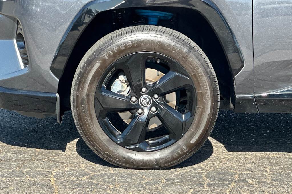 Thumbnail: 2021 Toyota RAV4 - 8