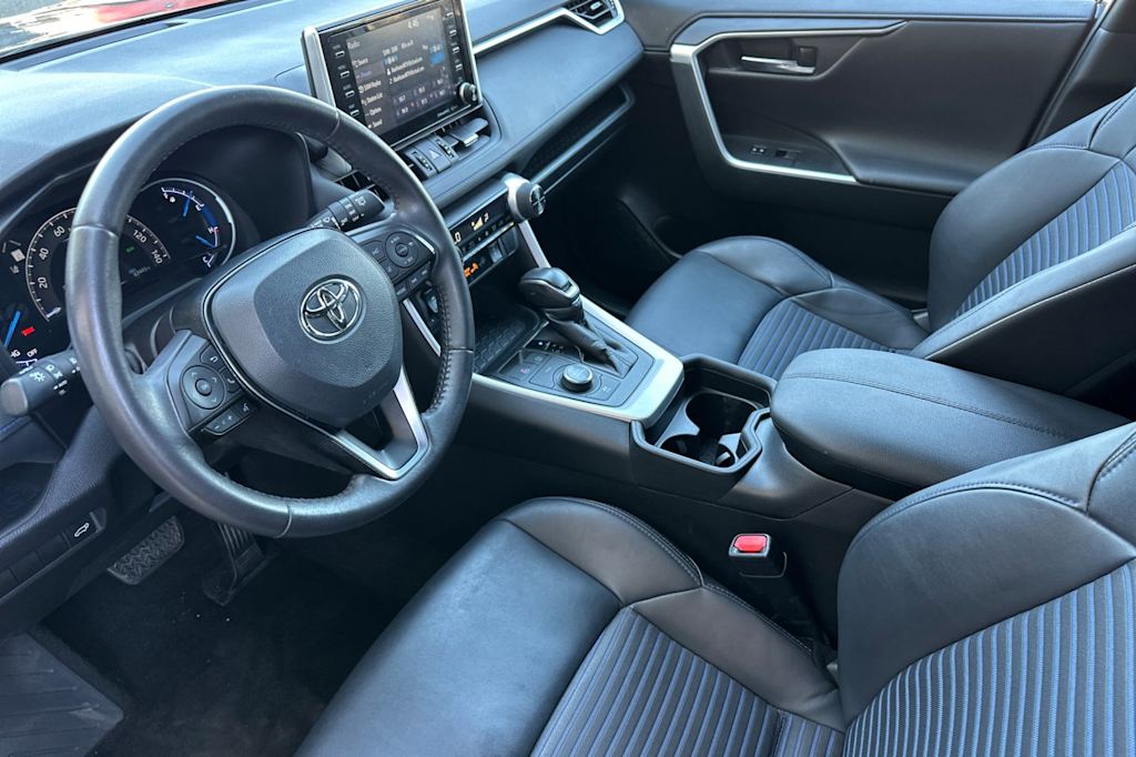 Thumbnail: 2021 Toyota RAV4 - 9