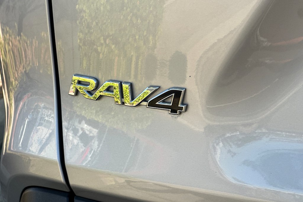 Thumbnail: 2022 Toyota RAV4 - 7