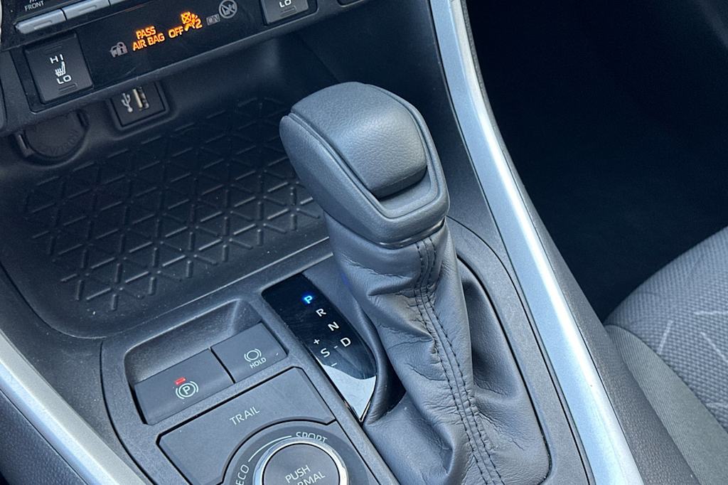 Thumbnail: 2024 Toyota RAV4 - 14