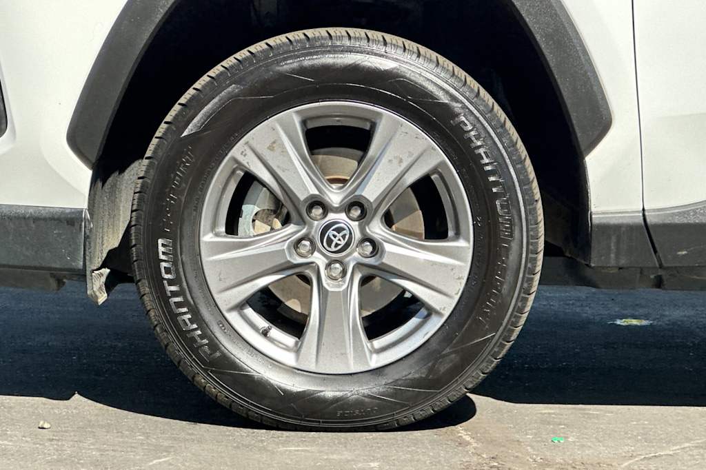 Thumbnail: 2024 Toyota RAV4 - 8