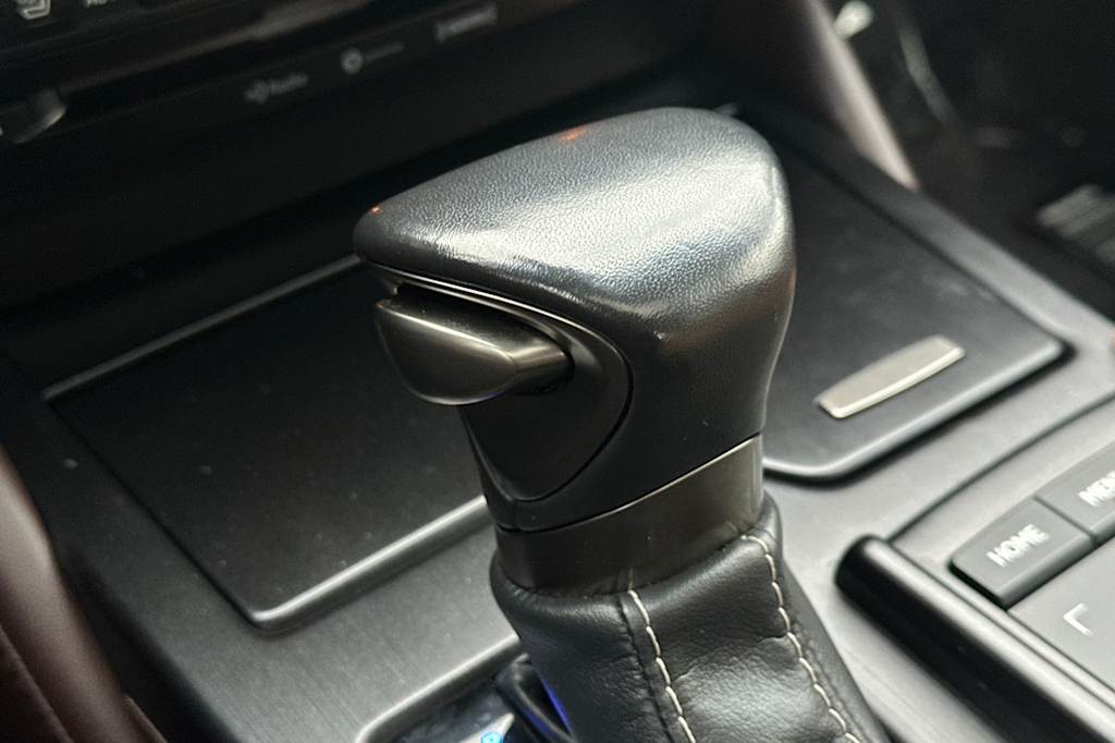 Thumbnail: 2019 Lexus ES - 14