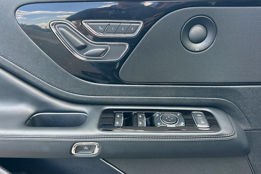 Thumbnail: 2026 Lincoln Aviator - 20