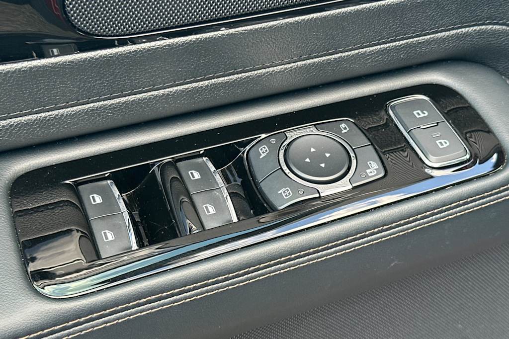 Thumbnail: 2026 Lincoln Aviator - 21