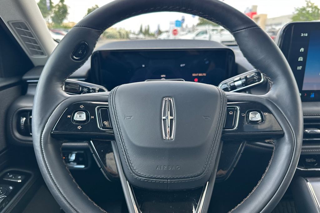 Thumbnail: 2026 Lincoln Aviator - 29