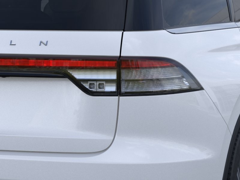 Thumbnail: 2026 Lincoln Aviator - 21
