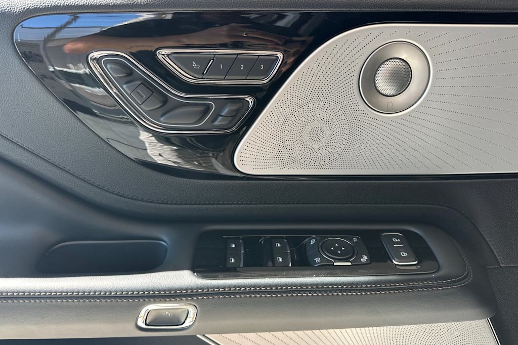Thumbnail: 2026 Lincoln Aviator - 19